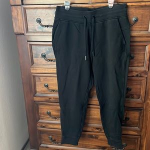 Well loved lululemon high rise black sweatpants